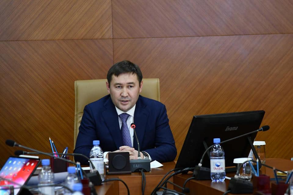 Шымкент қаласының әкімі Мұрат Әйтеновтың төрағалығымен алғашқы аппарат мәжілісі өтті.