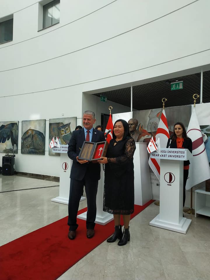 Кипрде Қарлығаш Қансейіттің жеке көрмесі ашылды