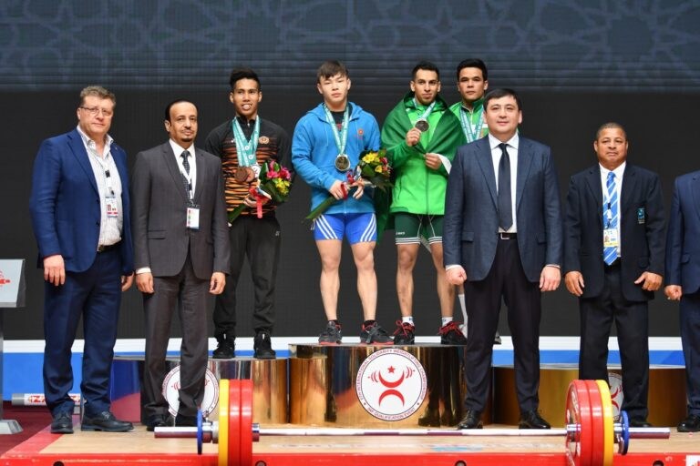 16 жастағы қазақстандық зілтемірші әлемдік рекорд орнатты