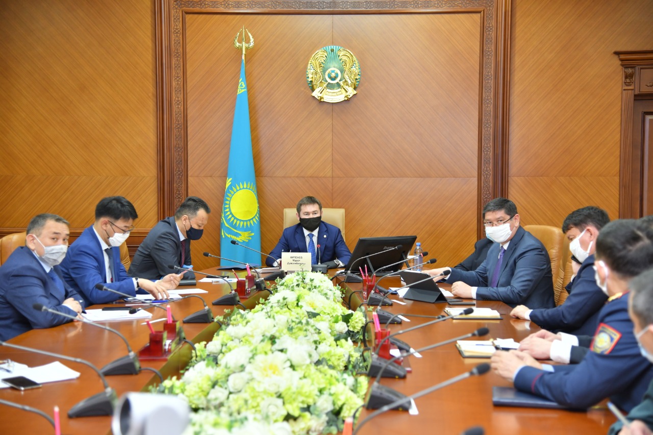 ШЫМКЕНТ: ТӨТЕНШЕ ЖАҒДАЙ РЕЖИМІН ҚАМТАМАСЫЗ ЕТУ ЖӨНІНДЕГІ ӨҢІРЛІК ШТАБТЫҢ КЕЗЕКТІ ОТЫРЫСЫ