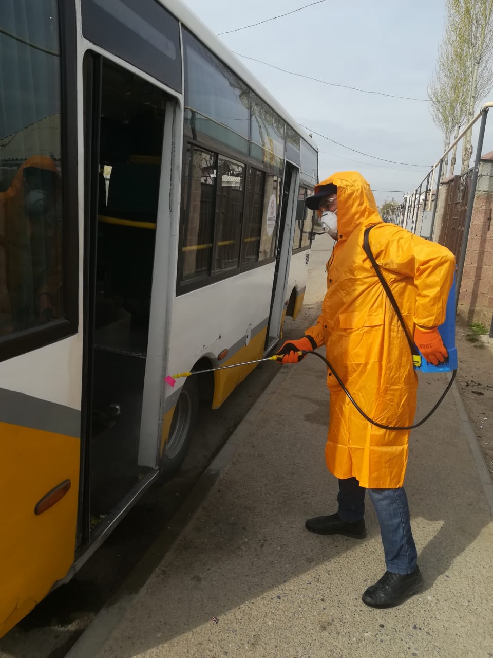 ШЫМКЕНТТЕ ҚОҒАМДЫҚ КӨЛІКТЕР КҮНІНЕ ЕКІ РЕТ ДЕЗИНФЕКЦИЯЛАНУДА