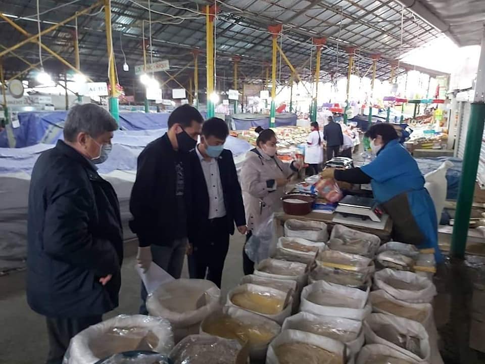 ШЫМКЕНТТЕ БЛОК-БЕКЕТТЕР МЕН БАЗАРЛАРҒА МОНИТОРИНГ ЖҮРГІЗІЛДІ