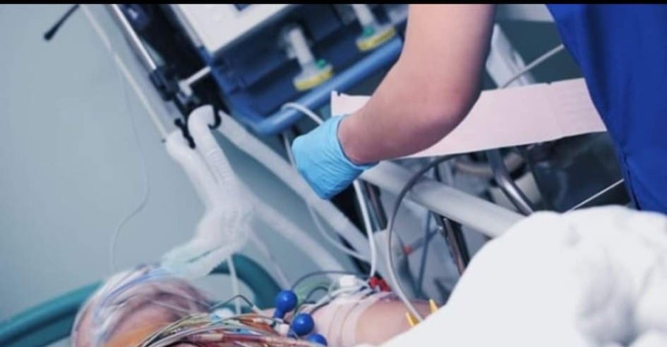 ШЫМКЕНТТЕ КОРОНАВИРУС ЖҰҚТЫРҒАН БІР НАУҚАС ИНТЕНСИВТІ ТЕРАПИЯДАН ПАЛАТАҒА АУЫСТЫ