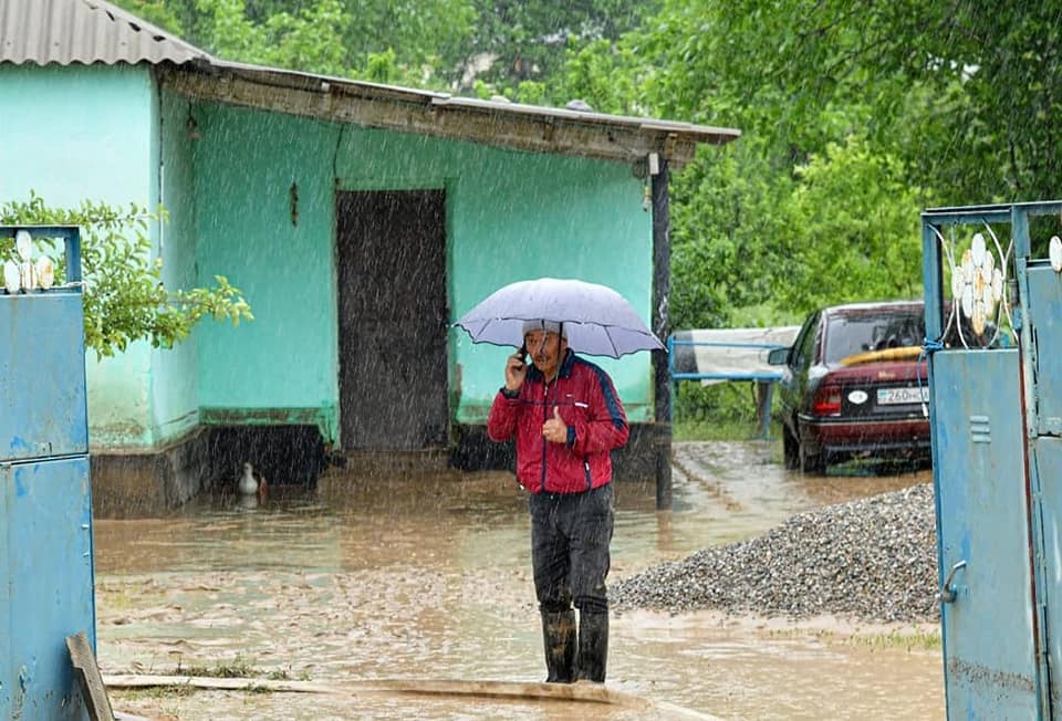 ШЫМКЕНТЕГІ ЖАУЫН САЛДАРЫНАН СУ БАСҚАН ЕЛДІМЕКЕННІҢ ЖАҒДАЙЫ