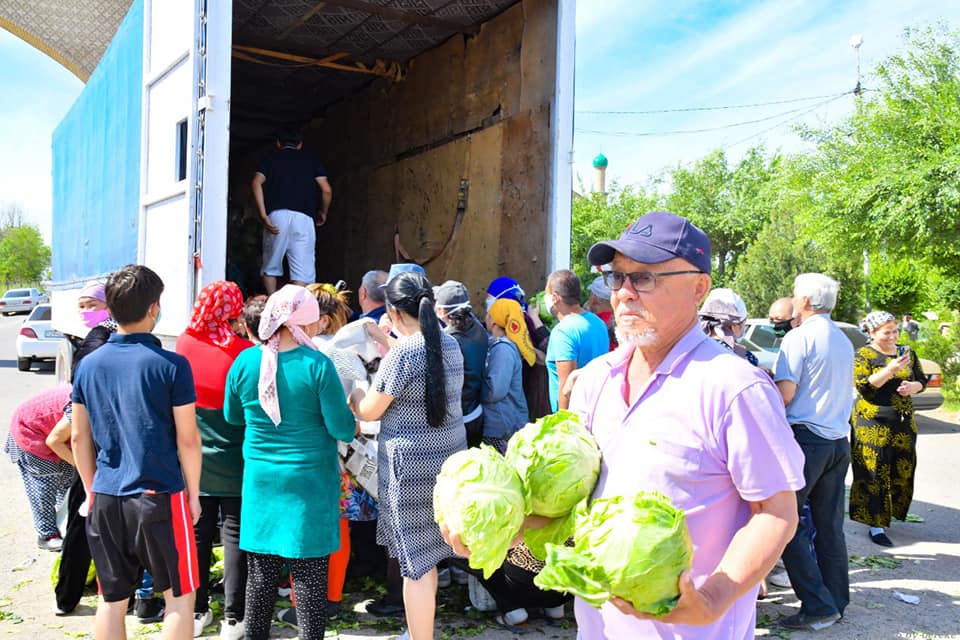 ШЫМКЕНТТЕ БІР КҮНДЕ 63 ТОННА ҚЫРЫҚҚАБАТ ТЕГІН ТАРАТЫЛДЫ