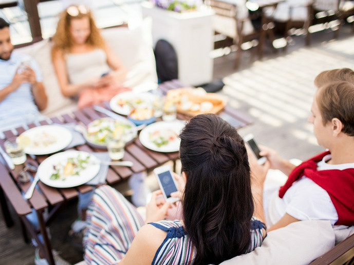 КАФЕ, ҚОНАҚ ҮЙ ЖӘНЕ МЕШІТТЕР АШЫЛАДЫ