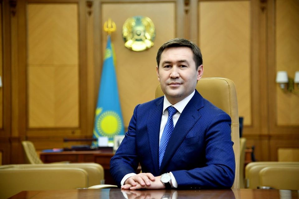 ШЫМКЕНТ ӘКІМІ ҚАЛА КҮНІМЕН ҚҰТТЫҚТАДЫ