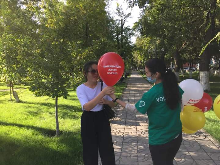 ШЫМКЕНТТЕ АҚПАРАТТЫҚ ПАРАҚШАЛАР ІЛІНУДЕ