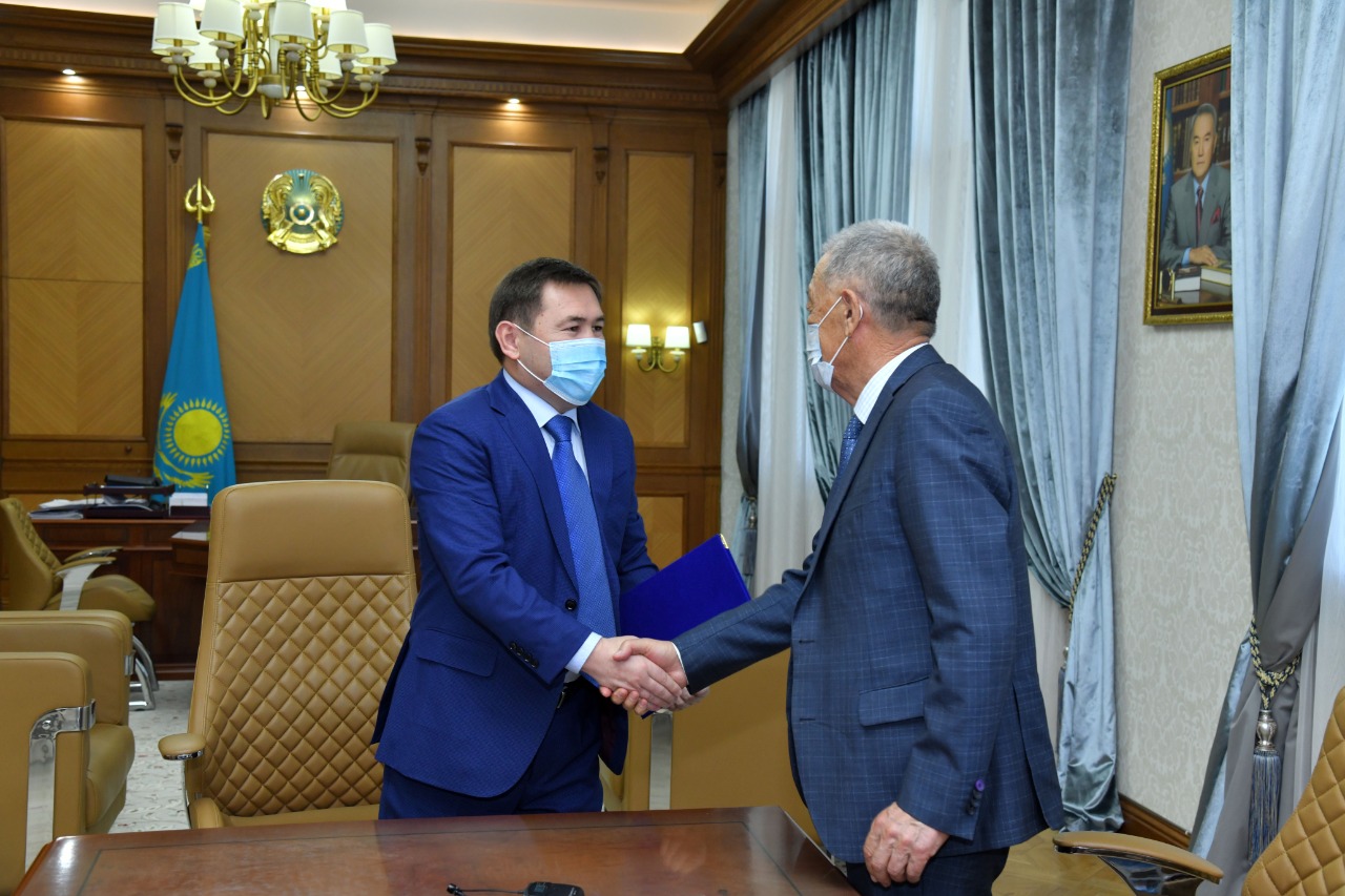 ҚАЛА ӘКІМІ КӨРНЕКТІ ЖАЗУШЫ МАРХАБАТ БАЙҒҰТТЫ ҚАБЫЛДАДЫ