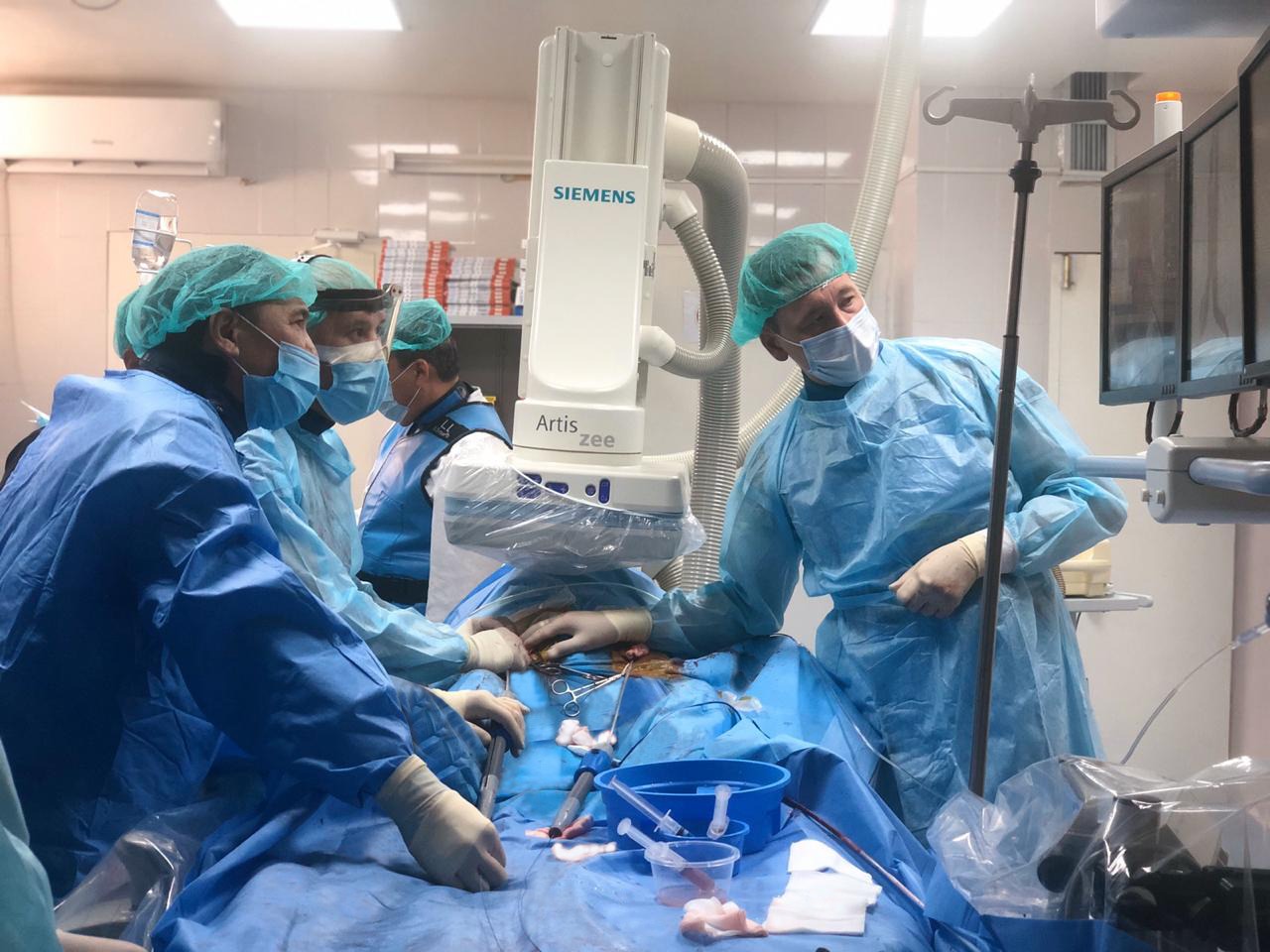 ШЫМКЕНТТЕ АЛҒАШ РЕТ ЖҮРЕГІНДЕ АХАУЫ БАР НАУҚАСҚА СТЕНТ-ГРАФТ ОРНАТУ ОТАСЫ ЖАСАЛДЫ