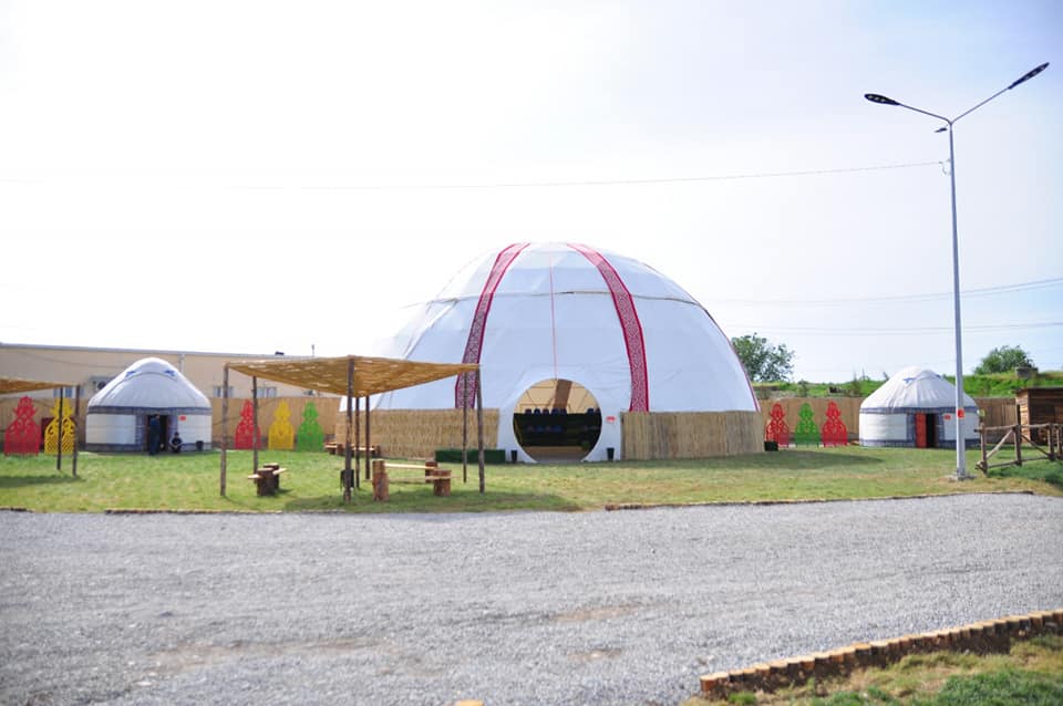 ШЫМКЕНТ: ЕСКІ ҚАЛАШЫҚ АУМАҒЫНДА SHYMQALA ЭТНОАУЫЛЫ АШЫЛДЫ