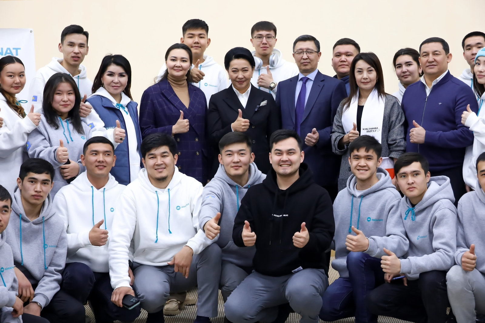 «Рухтастар»  партиясының сенімді өкілдерімен кездесті