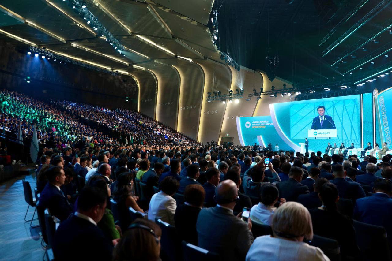 АСТАНАДА ДЕПУТАТТАР ФОРУМЫ ӨТУДЕ