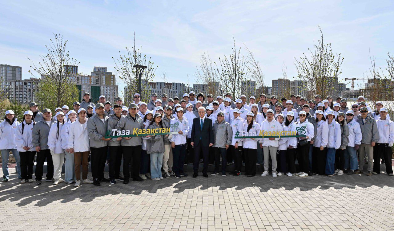 МЕМЛЕКЕТ БАСШЫСЫ «ТАЗА ҚАЗАҚСТАН» ЭКОЛОГИЯЛЫҚ АКЦИЯСЫНА ҚАТЫСТЫ