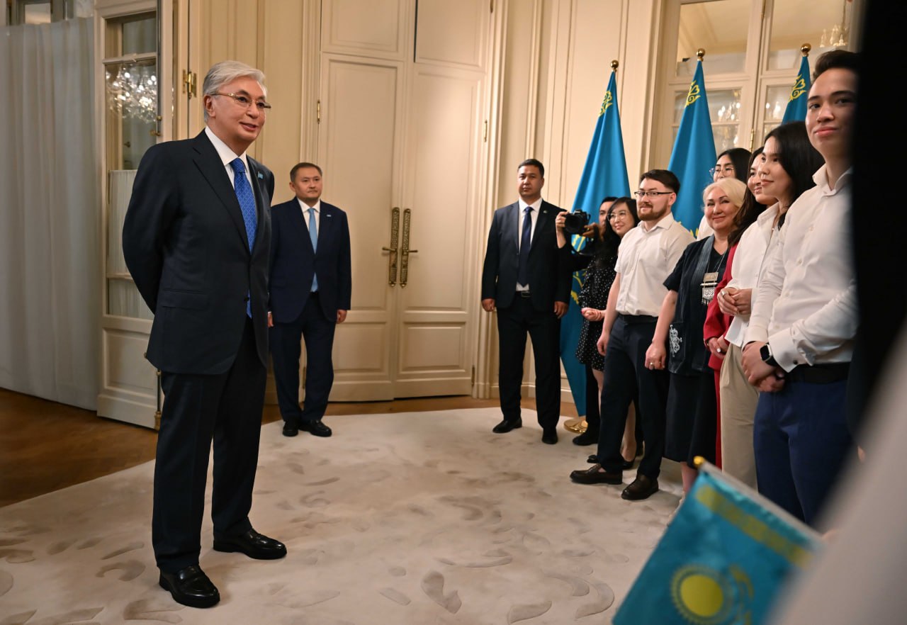 МЕМЛЕКЕТ БАСШЫСЫ БЕЛЬГИЯДА ТҰРАТЫН ОТАНДАСТАРМЕН КЕЗДЕСТІ